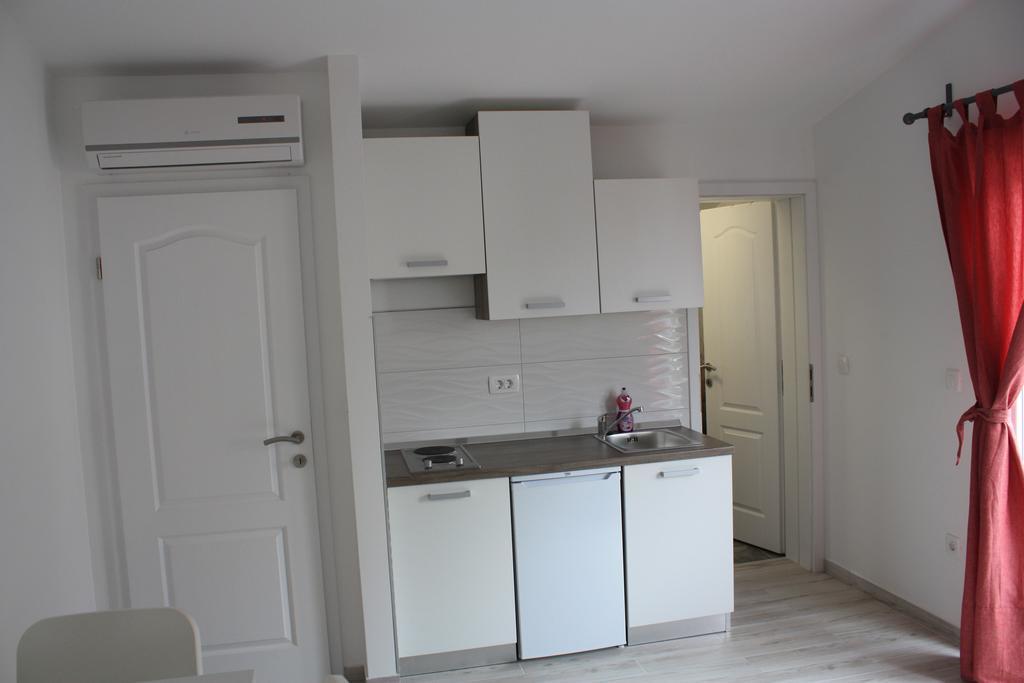 Apartment Vicko Drvenik  Zewnętrze zdjęcie